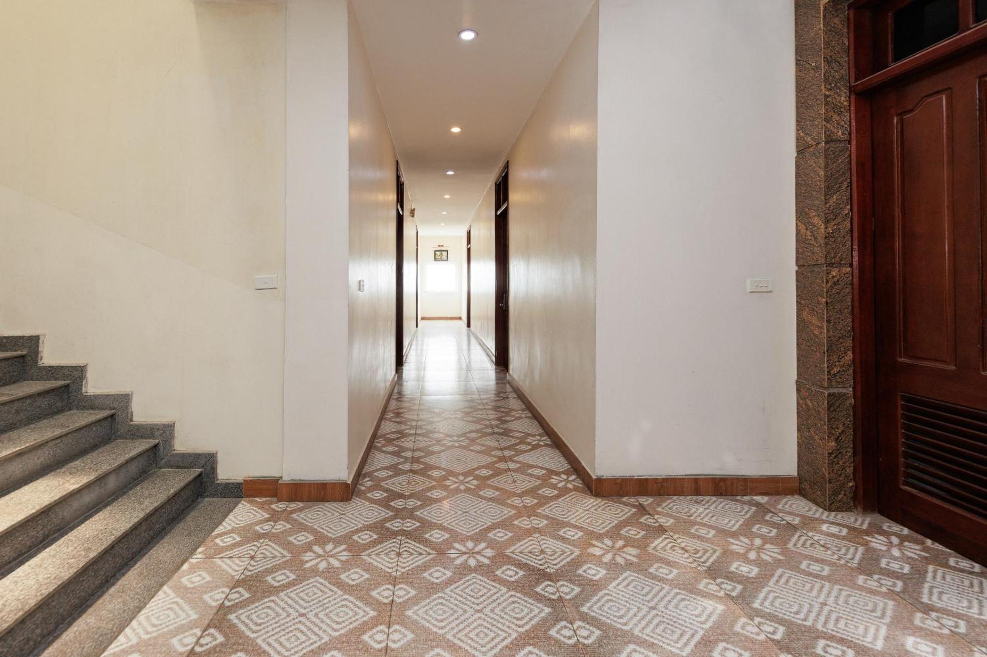 Oyo 472 Lenka Hotel Hanoi Exterior photo